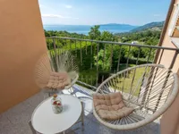 Недвижимость Трехкомнатная квартира в центре: 10