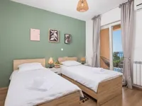 Недвижимость Трехкомнатная квартира в центре: 13