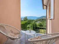 Недвижимость Трехкомнатная квартира в центре: 14