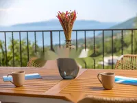 Недвижимость Трехкомнатная квартира в центре: 18