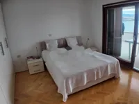 Недвижимость Четырёхкомнатная квартира, Центр, Опатия: 22