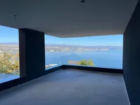 Недвижимость Двухкомнатная квартира в центре: 1