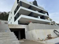 Недвижимость Двухкомнатная квартира в центре: 2