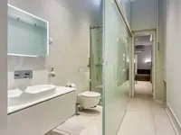 Недвижимость Трехкомнатная квартира в центре: 6