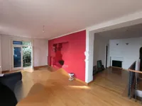 Недвижимость Семейный дом 369 м², Центр: 4