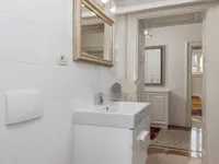 Недвижимость Четырехкомнатная квартира, Центр : 7