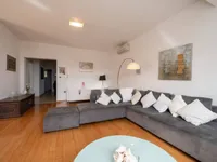 Недвижимость Трехкомнатная квартира, Центр: 8