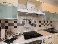 Недвижимость Трехкомнатная квартира, Центр: 12