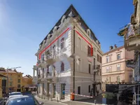 Недвижимость Трехкомнатная квартира, Центр: 2