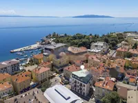 Недвижимость Трехкомнатная квартира, Центр: 8