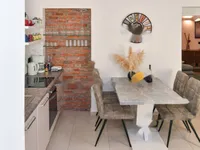 Недвижимость Двухкомнатная квартира в центре: 4