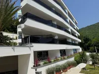 Недвижимость Двухкомнатная квартира в центре: 2