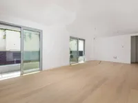 Недвижимость Трехкомнатная квартира в центре: 13