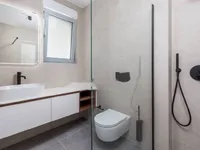 Недвижимость Трехкомнатная квартира в центре: 17