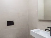 Недвижимость Трехкомнатная квартира в центре: 21