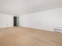 Недвижимость Трехкомнатная квартира в центре: 23