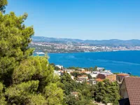 Недвижимость Трехкомнатная квартира в центре: 10