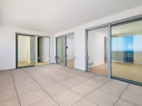 Недвижимость Трехкомнатная квартира в центре: 11