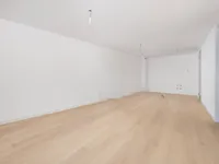 Недвижимость Трехкомнатная квартира в центре: 15