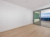 Недвижимость Трехкомнатная квартира в центре: 23