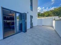 Недвижимость Двухкомнатная квартира в центре: 3