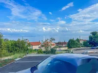 Недвижимость Двухкомнатная квартира в центре: 8