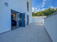 Недвижимость Двухкомнатная квартира в центре: 22