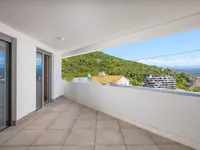 Недвижимость Трёхкомнатная квартира в центре: 10