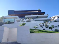 Недвижимость Трёхкомнатная квартира, центр: 3