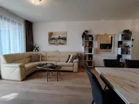 Недвижимость Трехкомнатная квартира в центре: 6