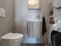 Недвижимость Трехкомнатная квартира в центре: 11