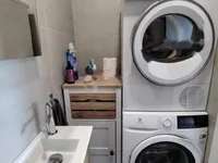 Недвижимость Трехкомнатная квартира в центре: 12