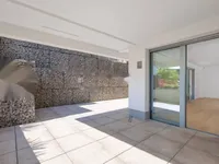 Недвижимость Трехкомнатная квартира в центре: 2