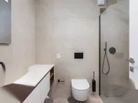 Недвижимость Трехкомнатная квартира в центре: 10