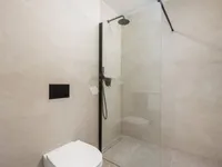 Недвижимость Трехкомнатная квартира в центре: 19