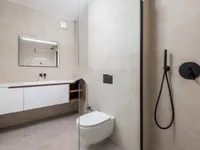 Недвижимость Трехкомнатная квартира в центре: 20