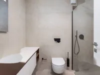 Недвижимость Трехкомнатная квартира в центре: 24