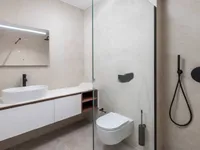 Недвижимость Трехкомнатная квартира в центре: 25