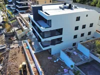 Недвижимость Трёхкомнатная квартира, центр: 11