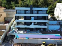 Недвижимость Трёхкомнатная квартира, центр: 14