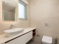 Недвижимость Трехкомнатная квартира, Центр: 15