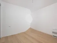 Недвижимость Трёхкомнатная квартира в центре: 13