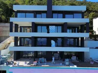 Недвижимость Четырехкомнатная квартира центр: 2