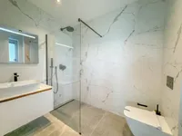 Недвижимость Трехкомнатная квартира в центре: 12