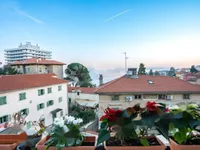 Недвижимость Трехкомнатная квартира, Центр: 1