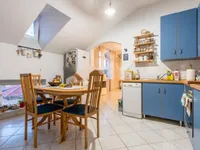 Недвижимость Трехкомнатная квартира, Центр: 7