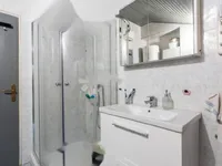 Недвижимость Трехкомнатная квартира, Центр: 10