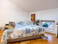 Недвижимость Трехкомнатная квартира, Центр: 17