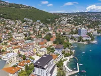 Недвижимость Двухкомнатная квартира в центре: 8