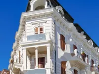 Недвижимость Двухкомнатная квартира в центре: 11